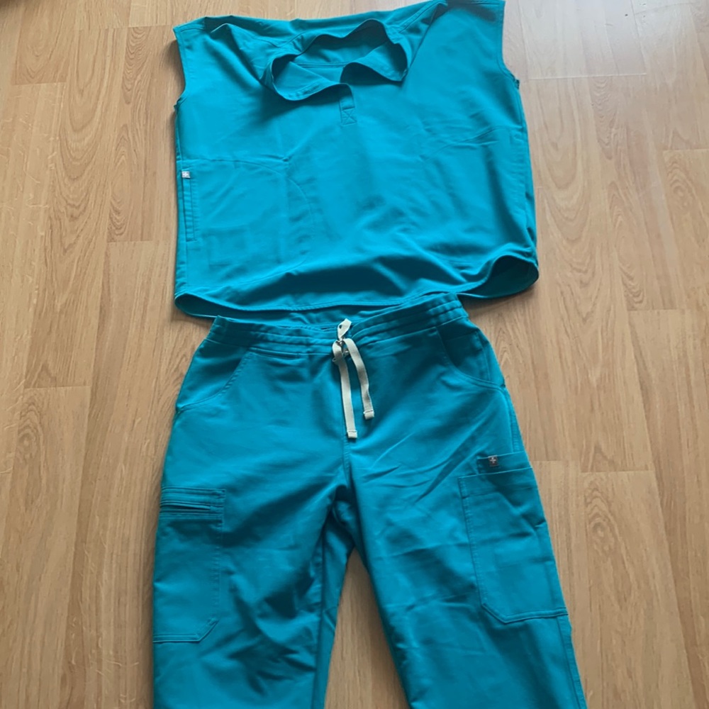 Figs Scrubs. Color Teal